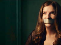 Anna Kendrick gagged in Mr. Right.