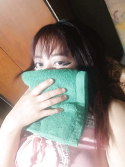 Beautiful girl self chloro.