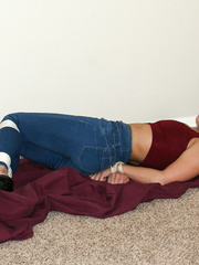 M4ri4 in jeans