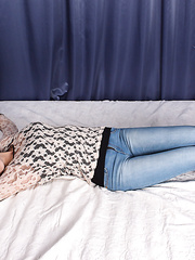 lisa tied to bed