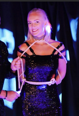 Maja performs the gypsy rope escape