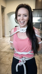 Jessica the magician does the gypsy rope escape