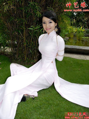 Vietnamese dress bondage
