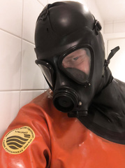 Viking rubber drysuit w draeger Gasmask