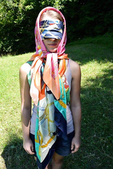 Wanita dan scarves
