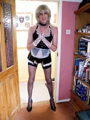 Sharon short maid outfit