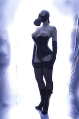 gas mask woman1