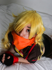 yang cosplay bondage