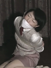 sexy jp woman captured & try to escape