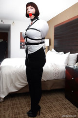 Ava belted